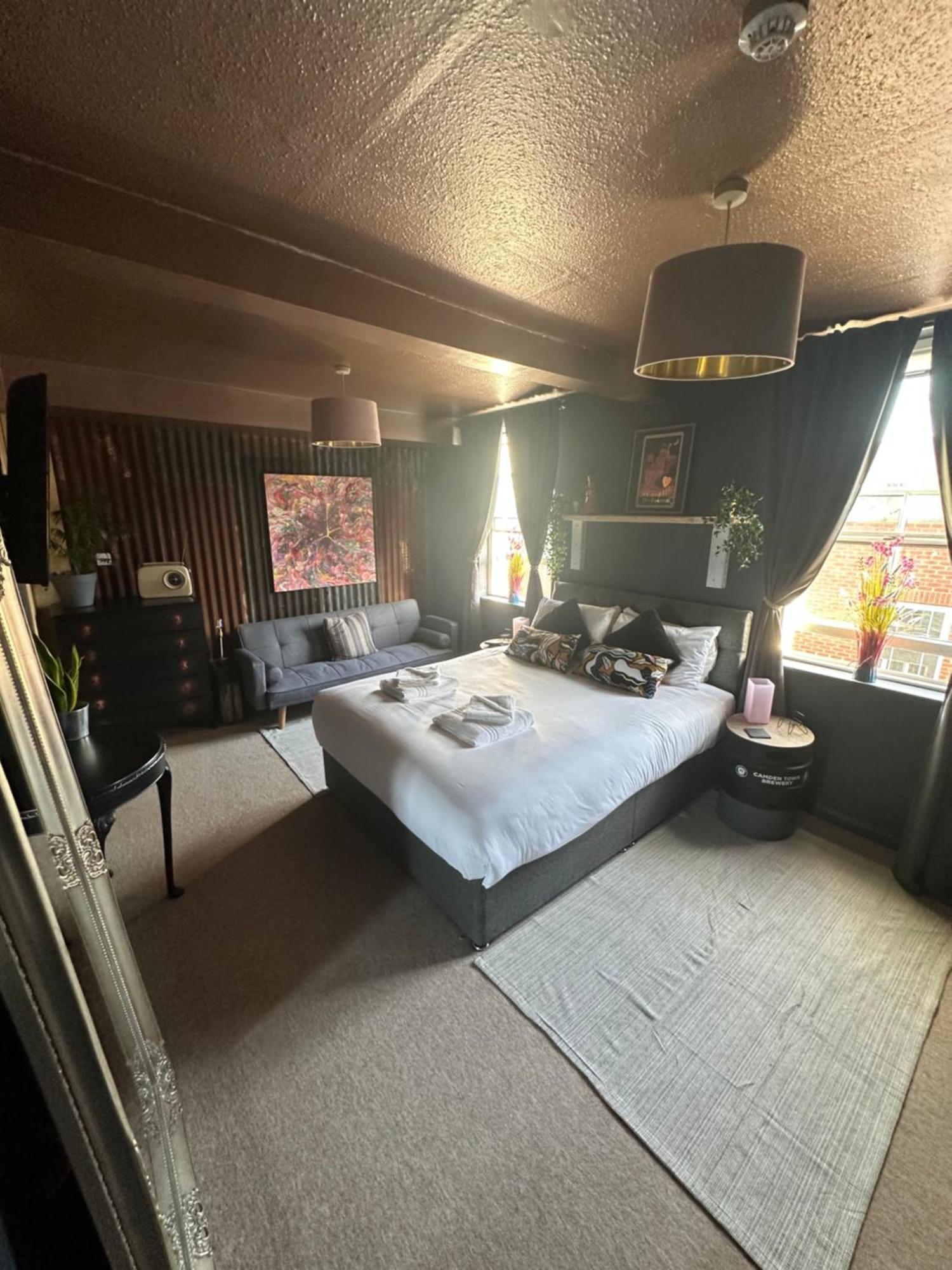 スリーフォード Watergate Yard Bed & Breakfast エクステリア 写真