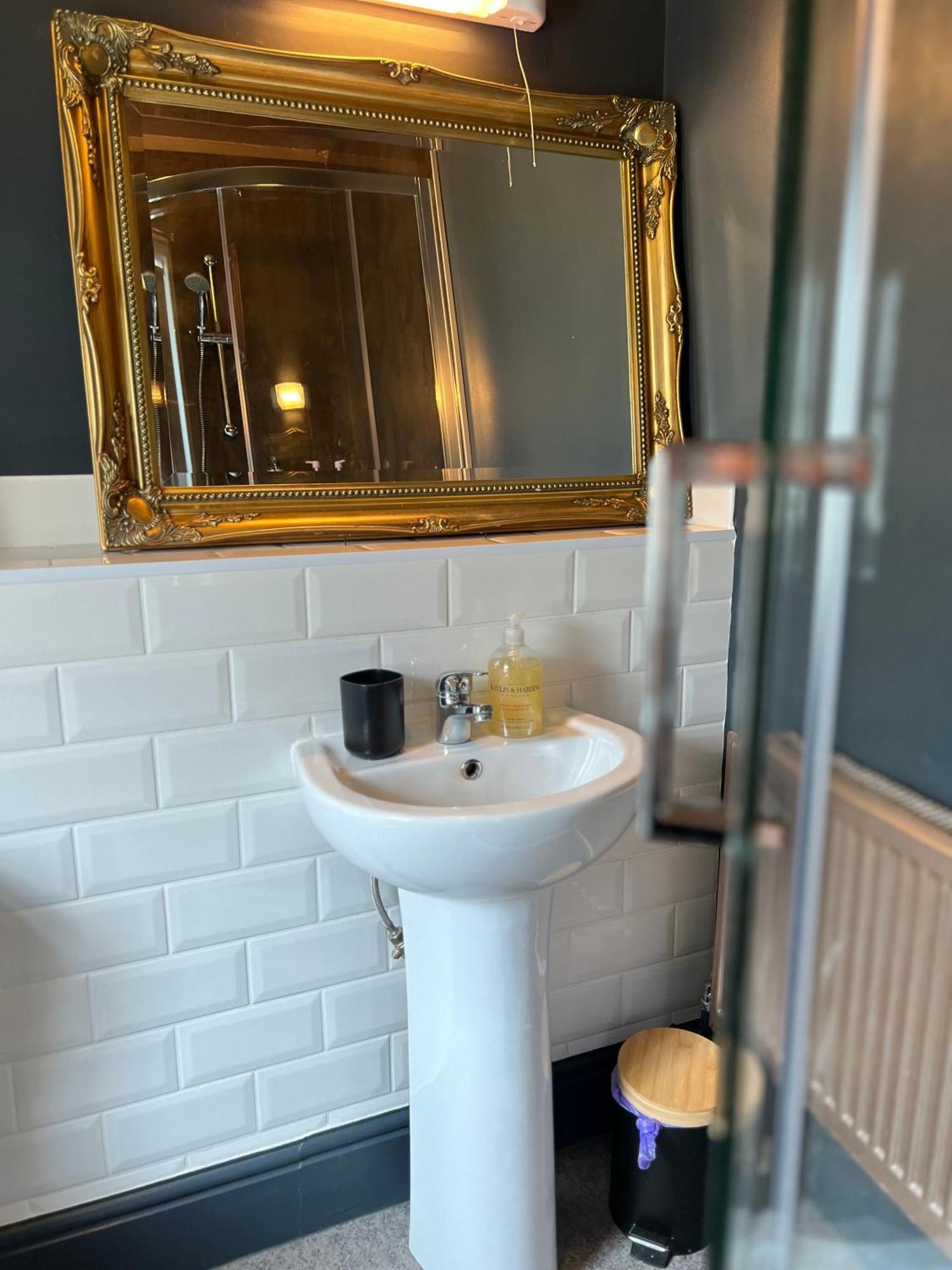 スリーフォード Watergate Yard Bed & Breakfast エクステリア 写真